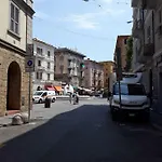 Piazza Garibaldi 公寓 *