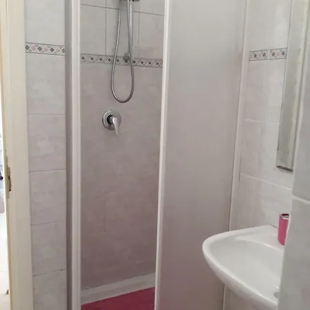 Piazza Garibaldi Apartment *