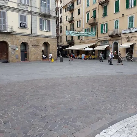 Affittacamere Piazza Garibaldi * La Spezia